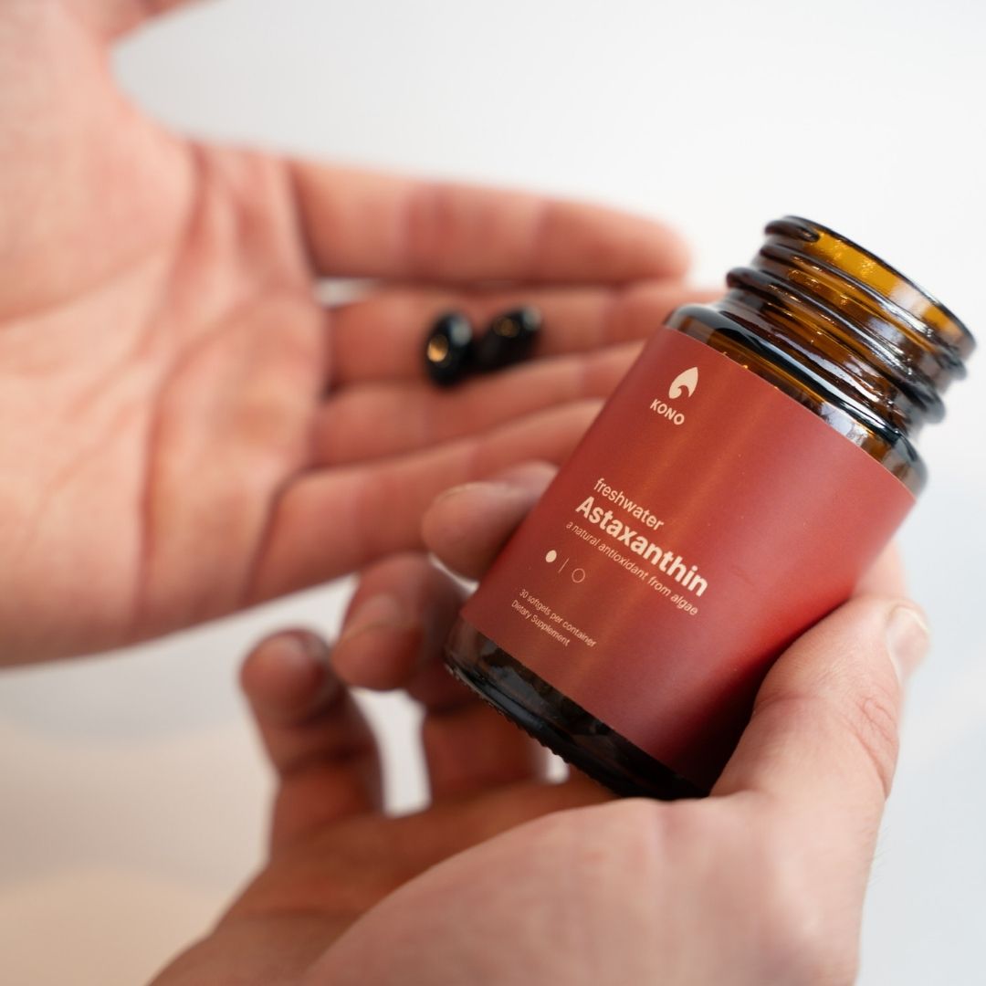 Astaxanthin_two_hands.jpg